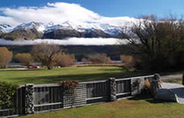 Glenorchy Lake House Room photo